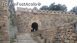 [P68] Intrarea în Fortezza din Rethymnon » foto by irinad
 - 
<span class="allrVoted glyphicon glyphicon-heart hidden" id="av740514"></span>
<a class="m-l-10 hidden" id="sv740514" onclick="voting_Foto_DelVot(,740514,1227)" role="button">șterge vot <span class="glyphicon glyphicon-remove"></span></a>
<a id="v9740514" class=" c-red"  onclick="voting_Foto_SetVot(740514)" role="button"><span class="glyphicon glyphicon-heart-empty"></span> <b>LIKE</b> = Votează poza</a> <img class="hidden"  id="f740514W9" src="/imagini/loader.gif" border="0" /><span class="AjErrMes hidden" id="e740514ErM"></span>