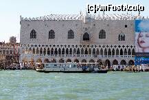 [P07] Palat din zona Piazza San Marco vazut de pe vaporasul nostru » foto by florintoma
 - 
<span class="allrVoted glyphicon glyphicon-heart hidden" id="av260241"></span>
<a class="m-l-10 hidden" id="sv260241" onclick="voting_Foto_DelVot(,260241,1229)" role="button">șterge vot <span class="glyphicon glyphicon-remove"></span></a>
<a id="v9260241" class=" c-red"  onclick="voting_Foto_SetVot(260241)" role="button"><span class="glyphicon glyphicon-heart-empty"></span> <b>LIKE</b> = Votează poza</a> <img class="hidden"  id="f260241W9" src="/imagini/loader.gif" border="0" /><span class="AjErrMes hidden" id="e260241ErM"></span>