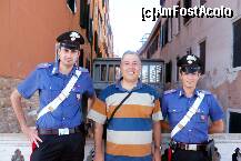 [P08] Incadrat de politaii venetieni, care v-am zis ca vegheaza la siguranta turistilor! » foto by florintoma
 - 
<span class="allrVoted glyphicon glyphicon-heart hidden" id="av260242"></span>
<a class="m-l-10 hidden" id="sv260242" onclick="voting_Foto_DelVot(,260242,1229)" role="button">șterge vot <span class="glyphicon glyphicon-remove"></span></a>
<a id="v9260242" class=" c-red"  onclick="voting_Foto_SetVot(260242)" role="button"><span class="glyphicon glyphicon-heart-empty"></span> <b>LIKE</b> = Votează poza</a> <img class="hidden"  id="f260242W9" src="/imagini/loader.gif" border="0" /><span class="AjErrMes hidden" id="e260242ErM"></span>
