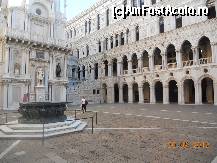 [P12] Italia - Venetia - Palatul Dogilor, curtea interioara » foto by Diaura*
 - 
<span class="allrVoted glyphicon glyphicon-heart hidden" id="av373616"></span>
<a class="m-l-10 hidden" id="sv373616" onclick="voting_Foto_DelVot(,373616,1229)" role="button">șterge vot <span class="glyphicon glyphicon-remove"></span></a>
<a id="v9373616" class=" c-red"  onclick="voting_Foto_SetVot(373616)" role="button"><span class="glyphicon glyphicon-heart-empty"></span> <b>LIKE</b> = Votează poza</a> <img class="hidden"  id="f373616W9" src="/imagini/loader.gif" border="0" /><span class="AjErrMes hidden" id="e373616ErM"></span>