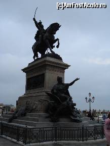 [P27] Italia - Venetia - Statuia lui Marco Polo » foto by Diaura*
 - 
<span class="allrVoted glyphicon glyphicon-heart hidden" id="av373648"></span>
<a class="m-l-10 hidden" id="sv373648" onclick="voting_Foto_DelVot(,373648,1229)" role="button">șterge vot <span class="glyphicon glyphicon-remove"></span></a>
<a id="v9373648" class=" c-red"  onclick="voting_Foto_SetVot(373648)" role="button"><span class="glyphicon glyphicon-heart-empty"></span> <b>LIKE</b> = Votează poza</a> <img class="hidden"  id="f373648W9" src="/imagini/loader.gif" border="0" /><span class="AjErrMes hidden" id="e373648ErM"></span>