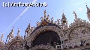 [P32] Basilica San Marco, detaliu de fațada: turnulețe, statuete, mozaicuri, leul de aur și caii de bronz.  » foto by ovidiuyepi
 - 
<span class="allrVoted glyphicon glyphicon-heart hidden" id="av916442"></span>
<a class="m-l-10 hidden" id="sv916442" onclick="voting_Foto_DelVot(,916442,1229)" role="button">șterge vot <span class="glyphicon glyphicon-remove"></span></a>
<a id="v9916442" class=" c-red"  onclick="voting_Foto_SetVot(916442)" role="button"><span class="glyphicon glyphicon-heart-empty"></span> <b>LIKE</b> = Votează poza</a> <img class="hidden"  id="f916442W9" src="/imagini/loader.gif" border="0" /><span class="AjErrMes hidden" id="e916442ErM"></span>