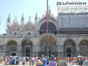 [P04] Bazilica San Marco » foto by nini83
 - 
<span class="allrVoted glyphicon glyphicon-heart hidden" id="av688407"></span>
<a class="m-l-10 hidden" id="sv688407" onclick="voting_Foto_DelVot(,688407,1229)" role="button">șterge vot <span class="glyphicon glyphicon-remove"></span></a>
<a id="v9688407" class=" c-red"  onclick="voting_Foto_SetVot(688407)" role="button"><span class="glyphicon glyphicon-heart-empty"></span> <b>LIKE</b> = Votează poza</a> <img class="hidden"  id="f688407W9" src="/imagini/loader.gif" border="0" /><span class="AjErrMes hidden" id="e688407ErM"></span>