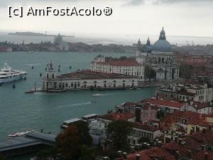 [P11] Santa Maria della Salute vazuta din turnul San Marco » foto by OvidiuB
 - 
<span class="allrVoted glyphicon glyphicon-heart hidden" id="av1007789"></span>
<a class="m-l-10 hidden" id="sv1007789" onclick="voting_Foto_DelVot(,1007789,1229)" role="button">șterge vot <span class="glyphicon glyphicon-remove"></span></a>
<a id="v91007789" class=" c-red"  onclick="voting_Foto_SetVot(1007789)" role="button"><span class="glyphicon glyphicon-heart-empty"></span> <b>LIKE</b> = Votează poza</a> <img class="hidden"  id="f1007789W9" src="/imagini/loader.gif" border="0" /><span class="AjErrMes hidden" id="e1007789ErM"></span>