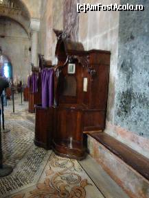 [P25] Bazilica San Marco din Veneția: mai multe confesionale din lemn de mahon își așteaptă răbdătoare credincioșii la spovedanie... » foto by mariana.olaru
 - 
<span class="allrVoted glyphicon glyphicon-heart hidden" id="av185570"></span>
<a class="m-l-10 hidden" id="sv185570" onclick="voting_Foto_DelVot(,185570,1229)" role="button">șterge vot <span class="glyphicon glyphicon-remove"></span></a>
<a id="v9185570" class=" c-red"  onclick="voting_Foto_SetVot(185570)" role="button"><span class="glyphicon glyphicon-heart-empty"></span> <b>LIKE</b> = Votează poza</a> <img class="hidden"  id="f185570W9" src="/imagini/loader.gif" border="0" /><span class="AjErrMes hidden" id="e185570ErM"></span>