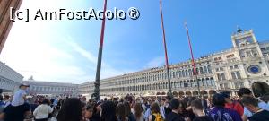 [P22] Mulțimea de turiști din Piazza San Marco » foto by irinad
 - 
<span class="allrVoted glyphicon glyphicon-heart hidden" id="av1477314"></span>
<a class="m-l-10 hidden" id="sv1477314" onclick="voting_Foto_DelVot(,1477314,1229)" role="button">șterge vot <span class="glyphicon glyphicon-remove"></span></a>
<a id="v91477314" class=" c-red"  onclick="voting_Foto_SetVot(1477314)" role="button"><span class="glyphicon glyphicon-heart-empty"></span> <b>LIKE</b> = Votează poza</a> <img class="hidden"  id="f1477314W9" src="/imagini/loader.gif" border="0" /><span class="AjErrMes hidden" id="e1477314ErM"></span>