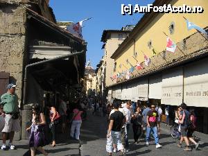 [P14] Ponte Vecchio, Florenta » foto by vlado2
 - 
<span class="allrVoted glyphicon glyphicon-heart hidden" id="av476862"></span>
<a class="m-l-10 hidden" id="sv476862" onclick="voting_Foto_DelVot(,476862,1230)" role="button">șterge vot <span class="glyphicon glyphicon-remove"></span></a>
<a id="v9476862" class=" c-red"  onclick="voting_Foto_SetVot(476862)" role="button"><span class="glyphicon glyphicon-heart-empty"></span> <b>LIKE</b> = Votează poza</a> <img class="hidden"  id="f476862W9" src="/imagini/loader.gif" border="0" /><span class="AjErrMes hidden" id="e476862ErM"></span>