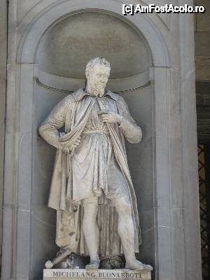 [P08] Statuia lui Michelangelo Buonarroti din Piazzale degli Uffizi » foto by vlado2
 - 
<span class="allrVoted glyphicon glyphicon-heart hidden" id="av476856"></span>
<a class="m-l-10 hidden" id="sv476856" onclick="voting_Foto_DelVot(,476856,1230)" role="button">șterge vot <span class="glyphicon glyphicon-remove"></span></a>
<a id="v9476856" class=" c-red"  onclick="voting_Foto_SetVot(476856)" role="button"><span class="glyphicon glyphicon-heart-empty"></span> <b>LIKE</b> = Votează poza</a> <img class="hidden"  id="f476856W9" src="/imagini/loader.gif" border="0" /><span class="AjErrMes hidden" id="e476856ErM"></span>