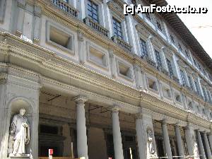 [P09] Piazzale degli Uffizi » foto by vlado2
 - 
<span class="allrVoted glyphicon glyphicon-heart hidden" id="av476857"></span>
<a class="m-l-10 hidden" id="sv476857" onclick="voting_Foto_DelVot(,476857,1230)" role="button">șterge vot <span class="glyphicon glyphicon-remove"></span></a>
<a id="v9476857" class=" c-red"  onclick="voting_Foto_SetVot(476857)" role="button"><span class="glyphicon glyphicon-heart-empty"></span> <b>LIKE</b> = Votează poza</a> <img class="hidden"  id="f476857W9" src="/imagini/loader.gif" border="0" /><span class="AjErrMes hidden" id="e476857ErM"></span>
