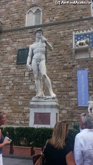 [P19] Copie a statuii David a lui Michelangelo (originalull se află la Galeriile Academiei de Arte Frumoase)  » foto by Mika
 - 
<span class="allrVoted glyphicon glyphicon-heart hidden" id="av620594"></span>
<a class="m-l-10 hidden" id="sv620594" onclick="voting_Foto_DelVot(,620594,1230)" role="button">șterge vot <span class="glyphicon glyphicon-remove"></span></a>
<a id="v9620594" class=" c-red"  onclick="voting_Foto_SetVot(620594)" role="button"><span class="glyphicon glyphicon-heart-empty"></span> <b>LIKE</b> = Votează poza</a> <img class="hidden"  id="f620594W9" src="/imagini/loader.gif" border="0" /><span class="AjErrMes hidden" id="e620594ErM"></span>