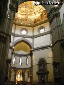 [P38] Transeptul din Basilica di Santa Maria del Fiore. Se văd o parte din picturile de pe cupolă » foto by Costi
 - 
<span class="allrVoted glyphicon glyphicon-heart hidden" id="av46755"></span>
<a class="m-l-10 hidden" id="sv46755" onclick="voting_Foto_DelVot(,46755,1230)" role="button">șterge vot <span class="glyphicon glyphicon-remove"></span></a>
<a id="v946755" class=" c-red"  onclick="voting_Foto_SetVot(46755)" role="button"><span class="glyphicon glyphicon-heart-empty"></span> <b>LIKE</b> = Votează poza</a> <img class="hidden"  id="f46755W9" src="/imagini/loader.gif" border="0" /><span class="AjErrMes hidden" id="e46755ErM"></span>