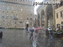 [P42] Palazzo Vecchio şi, în dreapta, Loggia dei Lanzi » foto by Costi
 - 
<span class="allrVoted glyphicon glyphicon-heart hidden" id="av46759"></span>
<a class="m-l-10 hidden" id="sv46759" onclick="voting_Foto_DelVot(,46759,1230)" role="button">șterge vot <span class="glyphicon glyphicon-remove"></span></a>
<a id="v946759" class=" c-red"  onclick="voting_Foto_SetVot(46759)" role="button"><span class="glyphicon glyphicon-heart-empty"></span> <b>LIKE</b> = Votează poza</a> <img class="hidden"  id="f46759W9" src="/imagini/loader.gif" border="0" /><span class="AjErrMes hidden" id="e46759ErM"></span>