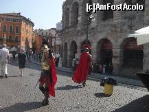 [P05] In Piata Bra din Verona » foto by georgiana
 - 
<span class="allrVoted glyphicon glyphicon-heart hidden" id="av261032"></span>
<a class="m-l-10 hidden" id="sv261032" onclick="voting_Foto_DelVot(,261032,1233)" role="button">șterge vot <span class="glyphicon glyphicon-remove"></span></a>
<a id="v9261032" class=" c-red"  onclick="voting_Foto_SetVot(261032)" role="button"><span class="glyphicon glyphicon-heart-empty"></span> <b>LIKE</b> = Votează poza</a> <img class="hidden"  id="f261032W9" src="/imagini/loader.gif" border="0" /><span class="AjErrMes hidden" id="e261032ErM"></span>