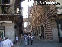 [P09] Piazza Signori din Verona » foto by georgiana
 - 
<span class="allrVoted glyphicon glyphicon-heart hidden" id="av261036"></span>
<a class="m-l-10 hidden" id="sv261036" onclick="voting_Foto_DelVot(,261036,1233)" role="button">șterge vot <span class="glyphicon glyphicon-remove"></span></a>
<a id="v9261036" class=" c-red"  onclick="voting_Foto_SetVot(261036)" role="button"><span class="glyphicon glyphicon-heart-empty"></span> <b>LIKE</b> = Votează poza</a> <img class="hidden"  id="f261036W9" src="/imagini/loader.gif" border="0" /><span class="AjErrMes hidden" id="e261036ErM"></span>