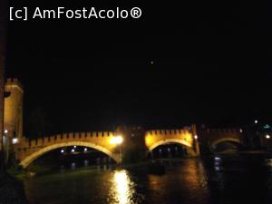 [P16] Podul de la Castelvecchio seara » foto by danutza_ang
 - 
<span class="allrVoted glyphicon glyphicon-heart hidden" id="av1118920"></span>
<a class="m-l-10 hidden" id="sv1118920" onclick="voting_Foto_DelVot(,1118920,1233)" role="button">șterge vot <span class="glyphicon glyphicon-remove"></span></a>
<a id="v91118920" class=" c-red"  onclick="voting_Foto_SetVot(1118920)" role="button"><span class="glyphicon glyphicon-heart-empty"></span> <b>LIKE</b> = Votează poza</a> <img class="hidden"  id="f1118920W9" src="/imagini/loader.gif" border="0" /><span class="AjErrMes hidden" id="e1118920ErM"></span>
