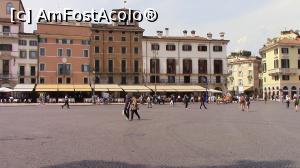 [P04] Piazza Bra inconjurata de cladiri si cafenele.  » foto by ovidiuyepi
 - 
<span class="allrVoted glyphicon glyphicon-heart hidden" id="av1155280"></span>
<a class="m-l-10 hidden" id="sv1155280" onclick="voting_Foto_DelVot(,1155280,1233)" role="button">șterge vot <span class="glyphicon glyphicon-remove"></span></a>
<a id="v91155280" class=" c-red"  onclick="voting_Foto_SetVot(1155280)" role="button"><span class="glyphicon glyphicon-heart-empty"></span> <b>LIKE</b> = Votează poza</a> <img class="hidden"  id="f1155280W9" src="/imagini/loader.gif" border="0" /><span class="AjErrMes hidden" id="e1155280ErM"></span>