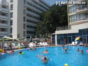[P08] In stanga Hotel Pliska 3*.  » foto by Krisko
 - 
<span class="allrVoted glyphicon glyphicon-heart hidden" id="av339012"></span>
<a class="m-l-10 hidden" id="sv339012" onclick="voting_Foto_DelVot(,339012,1259)" role="button">șterge vot <span class="glyphicon glyphicon-remove"></span></a>
<a id="v9339012" class=" c-red"  onclick="voting_Foto_SetVot(339012)" role="button"><span class="glyphicon glyphicon-heart-empty"></span> <b>LIKE</b> = Votează poza</a> <img class="hidden"  id="f339012W9" src="/imagini/loader.gif" border="0" /><span class="AjErrMes hidden" id="e339012ErM"></span>