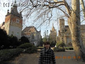 [P14] Eu la Palatul Vajdahunyad » foto by lilianaooo
 - 
<span class="allrVoted glyphicon glyphicon-heart hidden" id="av839271"></span>
<a class="m-l-10 hidden" id="sv839271" onclick="voting_Foto_DelVot(,839271,1275)" role="button">șterge vot <span class="glyphicon glyphicon-remove"></span></a>
<a id="v9839271" class=" c-red"  onclick="voting_Foto_SetVot(839271)" role="button"><span class="glyphicon glyphicon-heart-empty"></span> <b>LIKE</b> = Votează poza</a> <img class="hidden"  id="f839271W9" src="/imagini/loader.gif" border="0" /><span class="AjErrMes hidden" id="e839271ErM"></span>