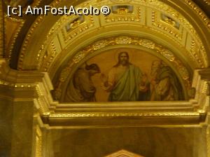 [P24] O icoana din Basilica... imi pare de rit ortodox » foto by plummy
 - 
<span class="allrVoted glyphicon glyphicon-heart hidden" id="av824677"></span>
<a class="m-l-10 hidden" id="sv824677" onclick="voting_Foto_DelVot(,824677,1275)" role="button">șterge vot <span class="glyphicon glyphicon-remove"></span></a>
<a id="v9824677" class=" c-red"  onclick="voting_Foto_SetVot(824677)" role="button"><span class="glyphicon glyphicon-heart-empty"></span> <b>LIKE</b> = Votează poza</a> <img class="hidden"  id="f824677W9" src="/imagini/loader.gif" border="0" /><span class="AjErrMes hidden" id="e824677ErM"></span>