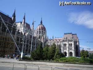 [P13] Parlamentul, vazut din autobuzul turistic » foto by roxana.tomina
 - 
<span class="allrVoted glyphicon glyphicon-heart hidden" id="av356475"></span>
<a class="m-l-10 hidden" id="sv356475" onclick="voting_Foto_DelVot(,356475,1275)" role="button">șterge vot <span class="glyphicon glyphicon-remove"></span></a>
<a id="v9356475" class=" c-red"  onclick="voting_Foto_SetVot(356475)" role="button"><span class="glyphicon glyphicon-heart-empty"></span> <b>LIKE</b> = Votează poza</a> <img class="hidden"  id="f356475W9" src="/imagini/loader.gif" border="0" /><span class="AjErrMes hidden" id="e356475ErM"></span>