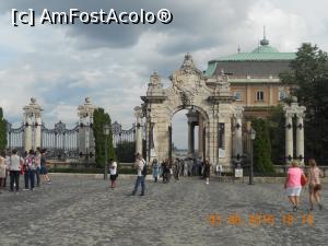 [P23] poarta de la intrare in castel » foto by zlatna
 - 
<span class="allrVoted glyphicon glyphicon-heart hidden" id="av750066"></span>
<a class="m-l-10 hidden" id="sv750066" onclick="voting_Foto_DelVot(,750066,1275)" role="button">șterge vot <span class="glyphicon glyphicon-remove"></span></a>
<a id="v9750066" class=" c-red"  onclick="voting_Foto_SetVot(750066)" role="button"><span class="glyphicon glyphicon-heart-empty"></span> <b>LIKE</b> = Votează poza</a> <img class="hidden"  id="f750066W9" src="/imagini/loader.gif" border="0" /><span class="AjErrMes hidden" id="e750066ErM"></span>
