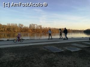 [P49] Dunărea la Szentendre » foto by crismis
 - 
<span class="allrVoted glyphicon glyphicon-heart hidden" id="av1043920"></span>
<a class="m-l-10 hidden" id="sv1043920" onclick="voting_Foto_DelVot(,1043920,1275)" role="button">șterge vot <span class="glyphicon glyphicon-remove"></span></a>
<a id="v91043920" class=" c-red"  onclick="voting_Foto_SetVot(1043920)" role="button"><span class="glyphicon glyphicon-heart-empty"></span> <b>LIKE</b> = Votează poza</a> <img class="hidden"  id="f1043920W9" src="/imagini/loader.gif" border="0" /><span class="AjErrMes hidden" id="e1043920ErM"></span>