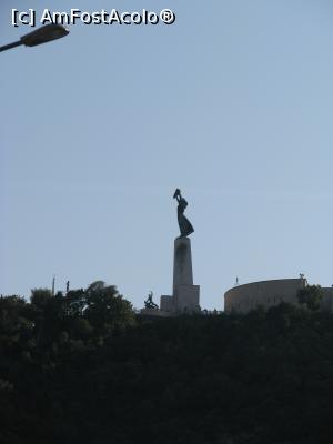 [P60] Statuia Libertatii care poate fi vazuta de aproape oriunde » foto by mishu
 - 
<span class="allrVoted glyphicon glyphicon-heart hidden" id="av716972"></span>
<a class="m-l-10 hidden" id="sv716972" onclick="voting_Foto_DelVot(,716972,1275)" role="button">șterge vot <span class="glyphicon glyphicon-remove"></span></a>
<a id="v9716972" class=" c-red"  onclick="voting_Foto_SetVot(716972)" role="button"><span class="glyphicon glyphicon-heart-empty"></span> <b>LIKE</b> = Votează poza</a> <img class="hidden"  id="f716972W9" src="/imagini/loader.gif" border="0" /><span class="AjErrMes hidden" id="e716972ErM"></span>
