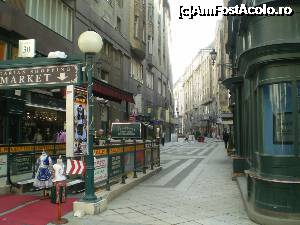 [P21] Shoping Market. Pe sub firmă, coborând scările se ingtră într-un mag, cu souveniruri.  » foto by Mihai18
 - 
<span class="allrVoted glyphicon glyphicon-heart hidden" id="av698253"></span>
<a class="m-l-10 hidden" id="sv698253" onclick="voting_Foto_DelVot(,698253,1275)" role="button">șterge vot <span class="glyphicon glyphicon-remove"></span></a>
<a id="v9698253" class=" c-red"  onclick="voting_Foto_SetVot(698253)" role="button"><span class="glyphicon glyphicon-heart-empty"></span> <b>LIKE</b> = Votează poza</a> <img class="hidden"  id="f698253W9" src="/imagini/loader.gif" border="0" /><span class="AjErrMes hidden" id="e698253ErM"></span>