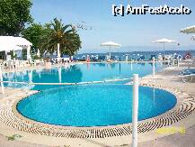[P01] o piscina superba » foto by mery
 - 
<span class="allrVoted glyphicon glyphicon-heart hidden" id="av9519"></span>
<a class="m-l-10 hidden" id="sv9519" onclick="voting_Foto_DelVot(,9519,1334)" role="button">șterge vot <span class="glyphicon glyphicon-remove"></span></a>
<a id="v99519" class=" c-red"  onclick="voting_Foto_SetVot(9519)" role="button"><span class="glyphicon glyphicon-heart-empty"></span> <b>LIKE</b> = Votează poza</a> <img class="hidden"  id="f9519W9" src="/imagini/loader.gif" border="0" /><span class="AjErrMes hidden" id="e9519ErM"></span>