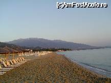 [P19] cam asa arata plaja la ei... in zare se poate vedea muntele Olimp... leaganul zeilor... » foto by ionut73
 - 
<span class="allrVoted glyphicon glyphicon-heart hidden" id="av56158"></span>
<a class="m-l-10 hidden" id="sv56158" onclick="voting_Foto_DelVot(,56158,1428)" role="button">șterge vot <span class="glyphicon glyphicon-remove"></span></a>
<a id="v956158" class=" c-red"  onclick="voting_Foto_SetVot(56158)" role="button"><span class="glyphicon glyphicon-heart-empty"></span> <b>LIKE</b> = Votează poza</a> <img class="hidden"  id="f56158W9" src="/imagini/loader.gif" border="0" /><span class="AjErrMes hidden" id="e56158ErM"></span>
