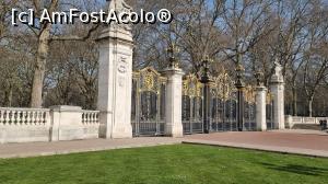 [P15] la pas prin Londra, la Palat » foto by robert
 - 
<span class="allrVoted glyphicon glyphicon-heart hidden" id="av1288039"></span>
<a class="m-l-10 hidden" id="sv1288039" onclick="voting_Foto_DelVot(,1288039,1570)" role="button">șterge vot <span class="glyphicon glyphicon-remove"></span></a>
<a id="v91288039" class=" c-red"  onclick="voting_Foto_SetVot(1288039)" role="button"><span class="glyphicon glyphicon-heart-empty"></span> <b>LIKE</b> = Votează poza</a> <img class="hidden"  id="f1288039W9" src="/imagini/loader.gif" border="0" /><span class="AjErrMes hidden" id="e1288039ErM"></span>