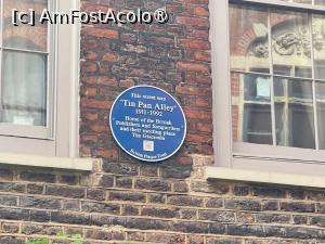 [P19] Denmark Street » foto by Mika
 - 
<span class="allrVoted glyphicon glyphicon-heart hidden" id="av1492283"></span>
<a class="m-l-10 hidden" id="sv1492283" onclick="voting_Foto_DelVot(,1492283,1570)" role="button">șterge vot <span class="glyphicon glyphicon-remove"></span></a>
<a id="v91492283" class=" c-red"  onclick="voting_Foto_SetVot(1492283)" role="button"><span class="glyphicon glyphicon-heart-empty"></span> <b>LIKE</b> = Votează poza</a> <img class="hidden"  id="f1492283W9" src="/imagini/loader.gif" border="0" /><span class="AjErrMes hidden" id="e1492283ErM"></span>