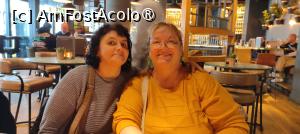 [P24] doua fete cucuiete All Bar One Waterloo London (Fish and Chips) » foto by mihaelab
 - 
<span class="allrVoted glyphicon glyphicon-heart hidden" id="av1522723"></span>
<a class="m-l-10 hidden" id="sv1522723" onclick="voting_Foto_DelVot(,1522723,1570)" role="button">șterge vot <span class="glyphicon glyphicon-remove"></span></a>
<a id="v91522723" class=" c-red"  onclick="voting_Foto_SetVot(1522723)" role="button"><span class="glyphicon glyphicon-heart-empty"></span> <b>LIKE</b> = Votează poza</a> <img class="hidden"  id="f1522723W9" src="/imagini/loader.gif" border="0" /><span class="AjErrMes hidden" id="e1522723ErM"></span>