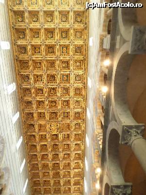 [P10] Tavanul Duomului lucrat in foita de aur este foarte frumos.  » foto by amero
 - 
<span class="allrVoted glyphicon glyphicon-heart hidden" id="av697693"></span>
<a class="m-l-10 hidden" id="sv697693" onclick="voting_Foto_DelVot(,697693,1574)" role="button">șterge vot <span class="glyphicon glyphicon-remove"></span></a>
<a id="v9697693" class=" c-red"  onclick="voting_Foto_SetVot(697693)" role="button"><span class="glyphicon glyphicon-heart-empty"></span> <b>LIKE</b> = Votează poza</a> <img class="hidden"  id="f697693W9" src="/imagini/loader.gif" border="0" /><span class="AjErrMes hidden" id="e697693ErM"></span>