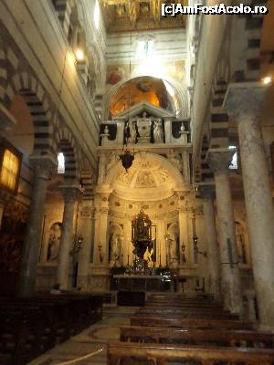 [P20] din interiorul Duomului » foto by amero
 - 
<span class="allrVoted glyphicon glyphicon-heart hidden" id="av697707"></span>
<a class="m-l-10 hidden" id="sv697707" onclick="voting_Foto_DelVot(,697707,1574)" role="button">șterge vot <span class="glyphicon glyphicon-remove"></span></a>
<a id="v9697707" class=" c-red"  onclick="voting_Foto_SetVot(697707)" role="button"><span class="glyphicon glyphicon-heart-empty"></span> <b>LIKE</b> = Votează poza</a> <img class="hidden"  id="f697707W9" src="/imagini/loader.gif" border="0" /><span class="AjErrMes hidden" id="e697707ErM"></span>