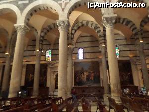 [P21] Interiorul Duomului, coloane de marmura colorate, picturi de mare valoare, vitralii superbe » foto by amero
 - 
<span class="allrVoted glyphicon glyphicon-heart hidden" id="av697708"></span>
<a class="m-l-10 hidden" id="sv697708" onclick="voting_Foto_DelVot(,697708,1574)" role="button">șterge vot <span class="glyphicon glyphicon-remove"></span></a>
<a id="v9697708" class=" c-red"  onclick="voting_Foto_SetVot(697708)" role="button"><span class="glyphicon glyphicon-heart-empty"></span> <b>LIKE</b> = Votează poza</a> <img class="hidden"  id="f697708W9" src="/imagini/loader.gif" border="0" /><span class="AjErrMes hidden" id="e697708ErM"></span>