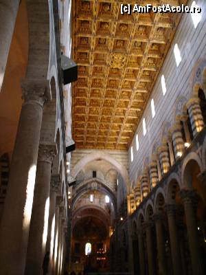 [P08] Catedrala din Pisa- interior 2 » foto by lorelei34
 - 
<span class="allrVoted glyphicon glyphicon-heart hidden" id="av379662"></span>
<a class="m-l-10 hidden" id="sv379662" onclick="voting_Foto_DelVot(,379662,1574)" role="button">șterge vot <span class="glyphicon glyphicon-remove"></span></a>
<a id="v9379662" class=" c-red"  onclick="voting_Foto_SetVot(379662)" role="button"><span class="glyphicon glyphicon-heart-empty"></span> <b>LIKE</b> = Votează poza</a> <img class="hidden"  id="f379662W9" src="/imagini/loader.gif" border="0" /><span class="AjErrMes hidden" id="e379662ErM"></span>
