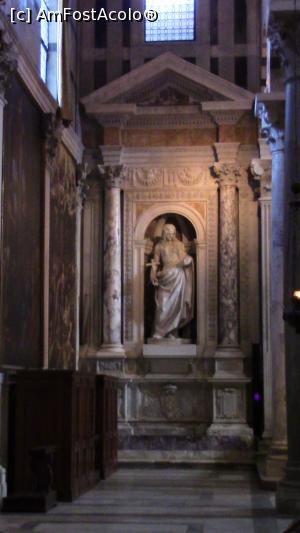 [P28] Interiorul Domului. Cripta.  » foto by ovidiuyepi
 - 
<span class="allrVoted glyphicon glyphicon-heart hidden" id="av1153099"></span>
<a class="m-l-10 hidden" id="sv1153099" onclick="voting_Foto_DelVot(,1153099,1574)" role="button">șterge vot <span class="glyphicon glyphicon-remove"></span></a>
<a id="v91153099" class=" c-red"  onclick="voting_Foto_SetVot(1153099)" role="button"><span class="glyphicon glyphicon-heart-empty"></span> <b>LIKE</b> = Votează poza</a> <img class="hidden"  id="f1153099W9" src="/imagini/loader.gif" border="0" /><span class="AjErrMes hidden" id="e1153099ErM"></span>