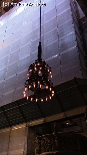 [P04] „Lampa lui Galilei” din fata amvonului Catedralei.  » foto by ovidiuyepi
 - 
<span class="allrVoted glyphicon glyphicon-heart hidden" id="av1153075"></span>
<a class="m-l-10 hidden" id="sv1153075" onclick="voting_Foto_DelVot(,1153075,1574)" role="button">șterge vot <span class="glyphicon glyphicon-remove"></span></a>
<a id="v91153075" class=" c-red"  onclick="voting_Foto_SetVot(1153075)" role="button"><span class="glyphicon glyphicon-heart-empty"></span> <b>LIKE</b> = Votează poza</a> <img class="hidden"  id="f1153075W9" src="/imagini/loader.gif" border="0" /><span class="AjErrMes hidden" id="e1153075ErM"></span>