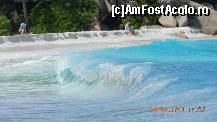 P21 [APR-2012] Plaja Grande Anse (Insula La Digue). Apa era atat de turcoaz incat parca erai intr-o piscina imensa...