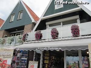 [P05] In Volendam, pe faleza » foto by alb1573
 - 
<span class="allrVoted glyphicon glyphicon-heart hidden" id="av648145"></span>
<a class="m-l-10 hidden" id="sv648145" onclick="voting_Foto_DelVot(,648145,1639)" role="button">șterge vot <span class="glyphicon glyphicon-remove"></span></a>
<a id="v9648145" class=" c-red"  onclick="voting_Foto_SetVot(648145)" role="button"><span class="glyphicon glyphicon-heart-empty"></span> <b>LIKE</b> = Votează poza</a> <img class="hidden"  id="f648145W9" src="/imagini/loader.gif" border="0" /><span class="AjErrMes hidden" id="e648145ErM"></span>