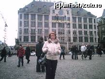 [P01] Celebrul muzeu al figurilor din ceara,iar la parter,un celebru magazin de imbracaminte. » foto by G.Lisman
 - 
<span class="allrVoted glyphicon glyphicon-heart hidden" id="av186984"></span>
<a class="m-l-10 hidden" id="sv186984" onclick="voting_Foto_DelVot(,186984,1639)" role="button">șterge vot <span class="glyphicon glyphicon-remove"></span></a>
<a id="v9186984" class=" c-red"  onclick="voting_Foto_SetVot(186984)" role="button"><span class="glyphicon glyphicon-heart-empty"></span> <b>LIKE</b> = Votează poza</a> <img class="hidden"  id="f186984W9" src="/imagini/loader.gif" border="0" /><span class="AjErrMes hidden" id="e186984ErM"></span>