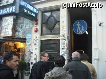 [P12] lângă coffeshop-ul pe care îl vedeți, acel gang micuț ducea într-unul dintre locurile foarte frecventate de amatorii de plăceri... » foto by Larissa
 - 
<span class="allrVoted glyphicon glyphicon-heart hidden" id="av273314"></span>
<a class="m-l-10 hidden" id="sv273314" onclick="voting_Foto_DelVot(,273314,1639)" role="button">șterge vot <span class="glyphicon glyphicon-remove"></span></a>
<a id="v9273314" class=" c-red"  onclick="voting_Foto_SetVot(273314)" role="button"><span class="glyphicon glyphicon-heart-empty"></span> <b>LIKE</b> = Votează poza</a> <img class="hidden"  id="f273314W9" src="/imagini/loader.gif" border="0" /><span class="AjErrMes hidden" id="e273314ErM"></span>