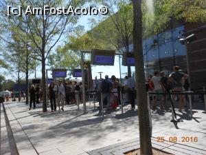 [P11] Amsterdam - Van Gogh Museum. Coada la biletele de intrare.  » foto by iulianic
 - 
<span class="allrVoted glyphicon glyphicon-heart hidden" id="av826040"></span>
<a class="m-l-10 hidden" id="sv826040" onclick="voting_Foto_DelVot(,826040,1639)" role="button">șterge vot <span class="glyphicon glyphicon-remove"></span></a>
<a id="v9826040" class=" c-red"  onclick="voting_Foto_SetVot(826040)" role="button"><span class="glyphicon glyphicon-heart-empty"></span> <b>LIKE</b> = Votează poza</a> <img class="hidden"  id="f826040W9" src="/imagini/loader.gif" border="0" /><span class="AjErrMes hidden" id="e826040ErM"></span>