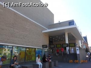 [P09] Amsterdam - Van Gogh Museum. Intrarea este după colț.  » foto by iulianic
 - 
<span class="allrVoted glyphicon glyphicon-heart hidden" id="av826038"></span>
<a class="m-l-10 hidden" id="sv826038" onclick="voting_Foto_DelVot(,826038,1639)" role="button">șterge vot <span class="glyphicon glyphicon-remove"></span></a>
<a id="v9826038" class=" c-red"  onclick="voting_Foto_SetVot(826038)" role="button"><span class="glyphicon glyphicon-heart-empty"></span> <b>LIKE</b> = Votează poza</a> <img class="hidden"  id="f826038W9" src="/imagini/loader.gif" border="0" /><span class="AjErrMes hidden" id="e826038ErM"></span>