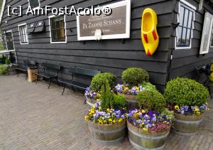 [P26] Intrarea la fabrica de saboți » foto by BOGDAN DSN
 - 
<span class="allrVoted glyphicon glyphicon-heart hidden" id="av914415"></span>
<a class="m-l-10 hidden" id="sv914415" onclick="voting_Foto_DelVot(,914415,1639)" role="button">șterge vot <span class="glyphicon glyphicon-remove"></span></a>
<a id="v9914415" class=" c-red"  onclick="voting_Foto_SetVot(914415)" role="button"><span class="glyphicon glyphicon-heart-empty"></span> <b>LIKE</b> = Votează poza</a> <img class="hidden"  id="f914415W9" src="/imagini/loader.gif" border="0" /><span class="AjErrMes hidden" id="e914415ErM"></span>