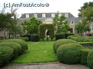 [P02] Cel mai elegant hofje Van Oorschot 1796 a fost realizat de un bogătaș pentru doamnele trecute de 50 de ani... se vizitează doar cu ochii prin gard.  » foto by mireille
 - 
<span class="allrVoted glyphicon glyphicon-heart hidden" id="av1063415"></span>
<a class="m-l-10 hidden" id="sv1063415" onclick="voting_Foto_DelVot(,1063415,1639)" role="button">șterge vot <span class="glyphicon glyphicon-remove"></span></a>
<a id="v91063415" class=" c-red"  onclick="voting_Foto_SetVot(1063415)" role="button"><span class="glyphicon glyphicon-heart-empty"></span> <b>LIKE</b> = Votează poza</a> <img class="hidden"  id="f1063415W9" src="/imagini/loader.gif" border="0" /><span class="AjErrMes hidden" id="e1063415ErM"></span>