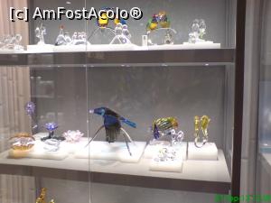 [P12] Vitrina cu figurine din sticlă colorată » foto by ioan marinescu
 - 
<span class="allrVoted glyphicon glyphicon-heart hidden" id="av838843"></span>
<a class="m-l-10 hidden" id="sv838843" onclick="voting_Foto_DelVot(,838843,1639)" role="button">șterge vot <span class="glyphicon glyphicon-remove"></span></a>
<a id="v9838843" class=" c-red"  onclick="voting_Foto_SetVot(838843)" role="button"><span class="glyphicon glyphicon-heart-empty"></span> <b>LIKE</b> = Votează poza</a> <img class="hidden"  id="f838843W9" src="/imagini/loader.gif" border="0" /><span class="AjErrMes hidden" id="e838843ErM"></span>