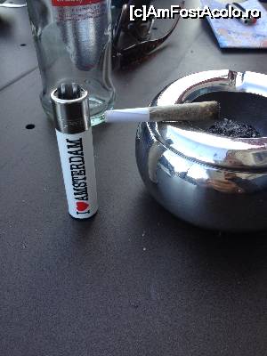 [P09] 2 euro bricheta, 4 euro joint-ul, 3,5 apa minerala, 5,5 strudelul care nu apare in poza :)  » foto by calin.balaurul
 - 
<span class="allrVoted glyphicon glyphicon-heart hidden" id="av681400"></span>
<a class="m-l-10 hidden" id="sv681400" onclick="voting_Foto_DelVot(,681400,1639)" role="button">șterge vot <span class="glyphicon glyphicon-remove"></span></a>
<a id="v9681400" class=" c-red"  onclick="voting_Foto_SetVot(681400)" role="button"><span class="glyphicon glyphicon-heart-empty"></span> <b>LIKE</b> = Votează poza</a> <img class="hidden"  id="f681400W9" src="/imagini/loader.gif" border="0" /><span class="AjErrMes hidden" id="e681400ErM"></span>