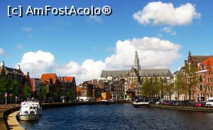 [P05] Raul Spaarne; in spate se vede catedrala Sint Bavo » foto by Radu Tudoran
 - 
<span class="allrVoted glyphicon glyphicon-heart hidden" id="av746618"></span>
<a class="m-l-10 hidden" id="sv746618" onclick="voting_Foto_DelVot(,746618,1639)" role="button">șterge vot <span class="glyphicon glyphicon-remove"></span></a>
<a id="v9746618" class=" c-red"  onclick="voting_Foto_SetVot(746618)" role="button"><span class="glyphicon glyphicon-heart-empty"></span> <b>LIKE</b> = Votează poza</a> <img class="hidden"  id="f746618W9" src="/imagini/loader.gif" border="0" /><span class="AjErrMes hidden" id="e746618ErM"></span>
